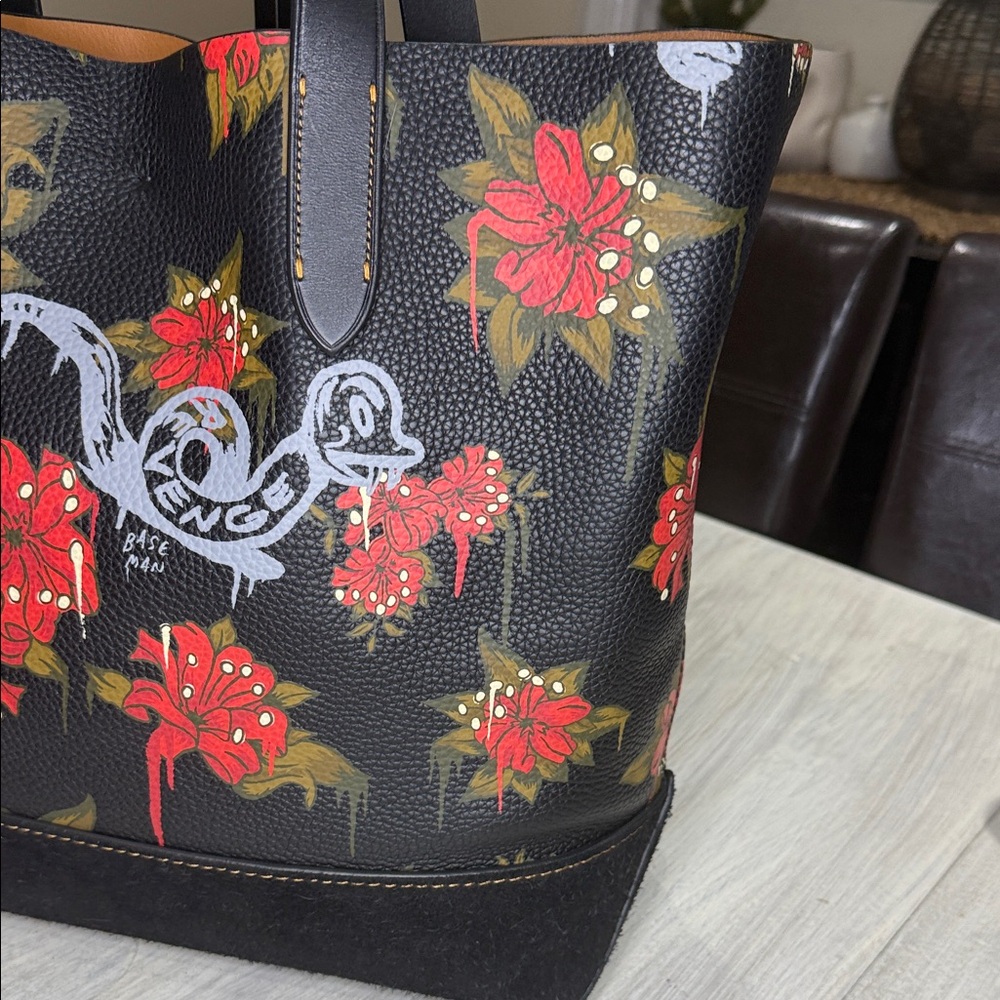 Coach Baseman Gotham Poison Lily Revenge Black and Red Floral Tote- With Dustbag - Picture 4 of 16